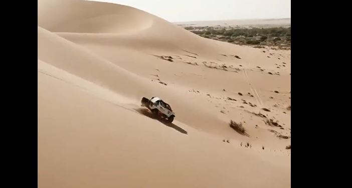 Fernando Alonso surcó la duna más alta del mundo, en el desierto de Namibia (Video Inédito)