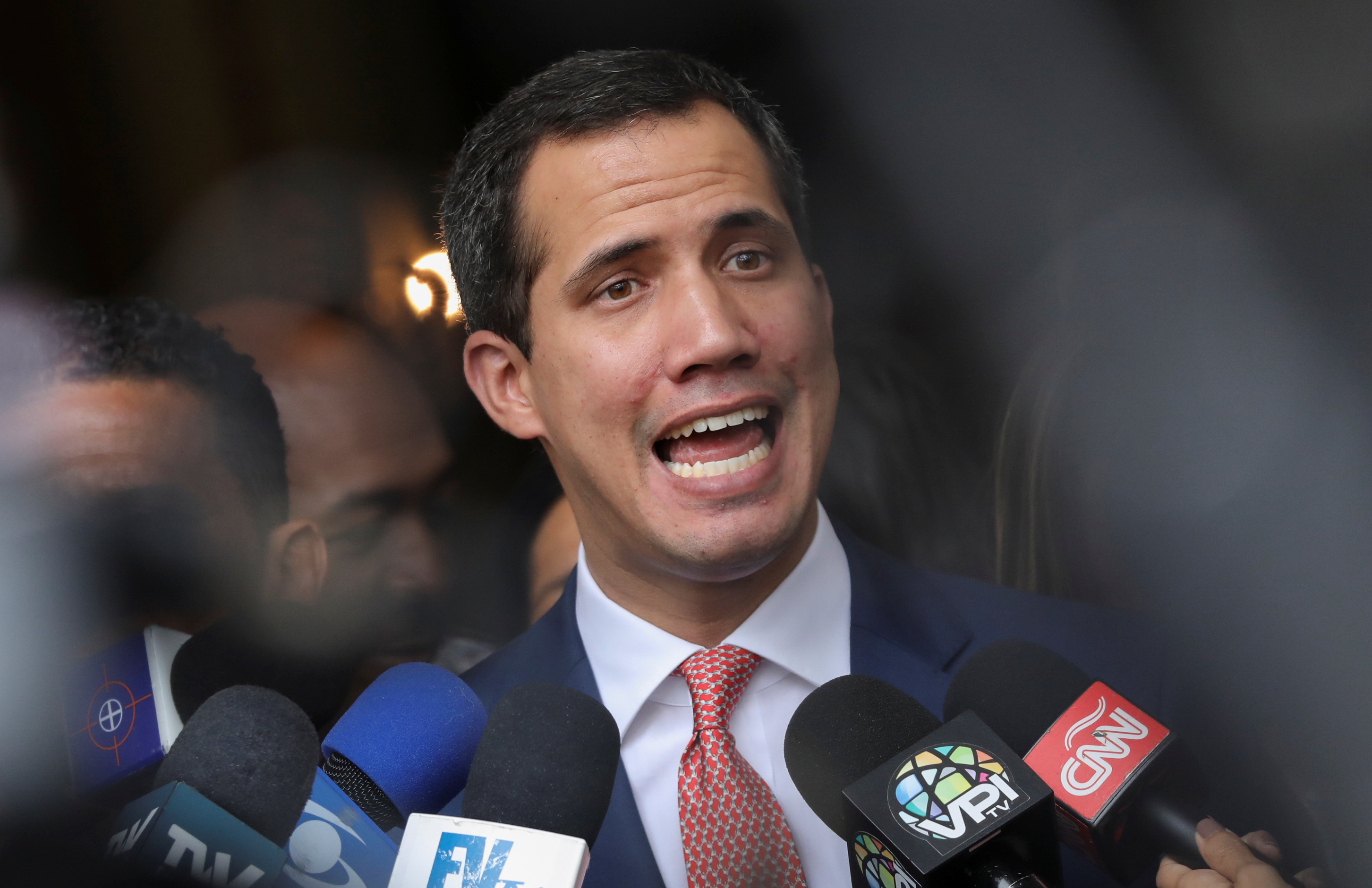 Guaidó contraataca a la “parodia de fiscal” por la nueva investigación del MP de Maduro