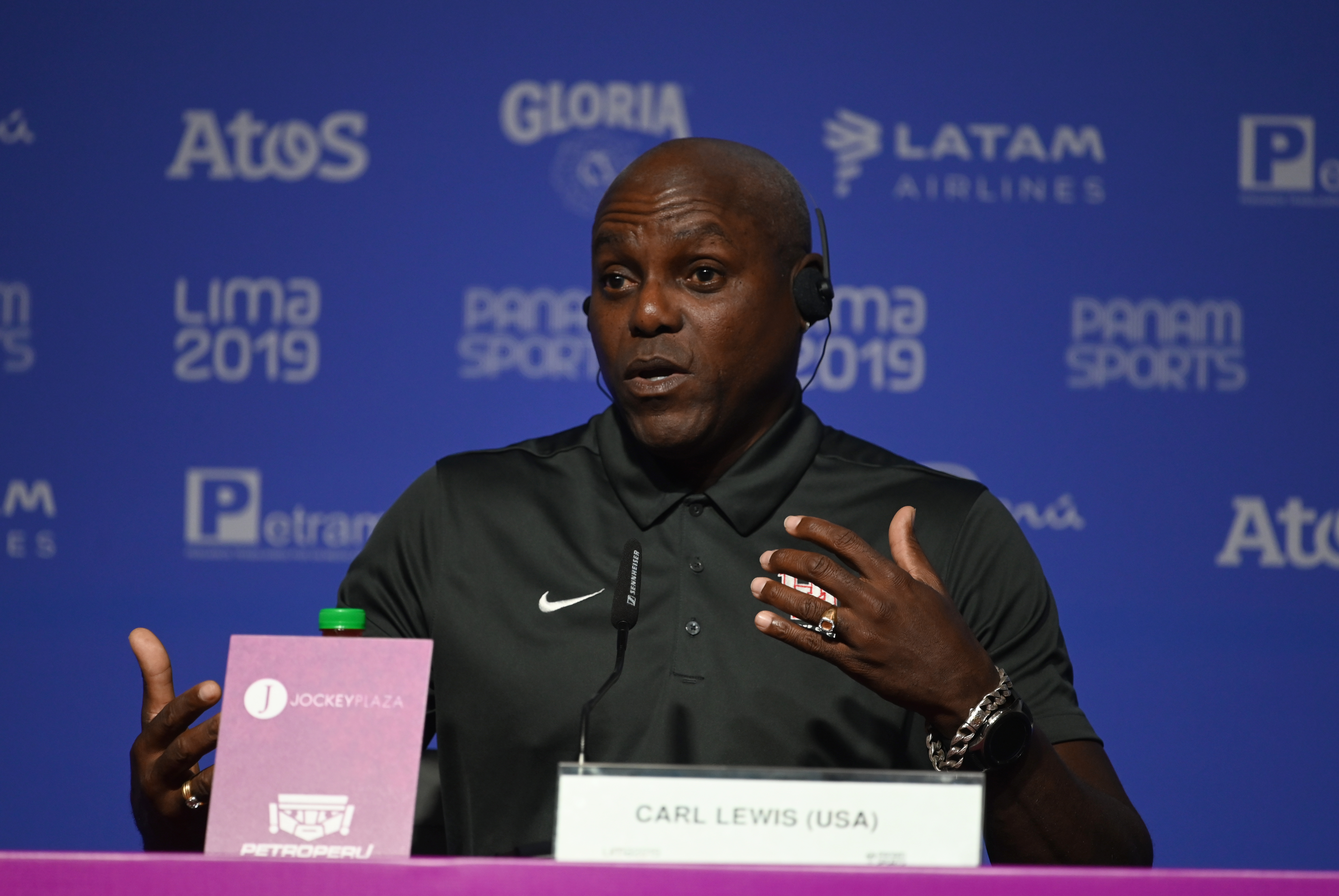 El duro comentario con el que arremetió la leyenda olímpica Carl Lewis a Donald Trump