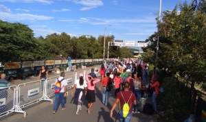 Así se encuentra el puente internacional Simón Bolívar #27Ago (Fotos)
