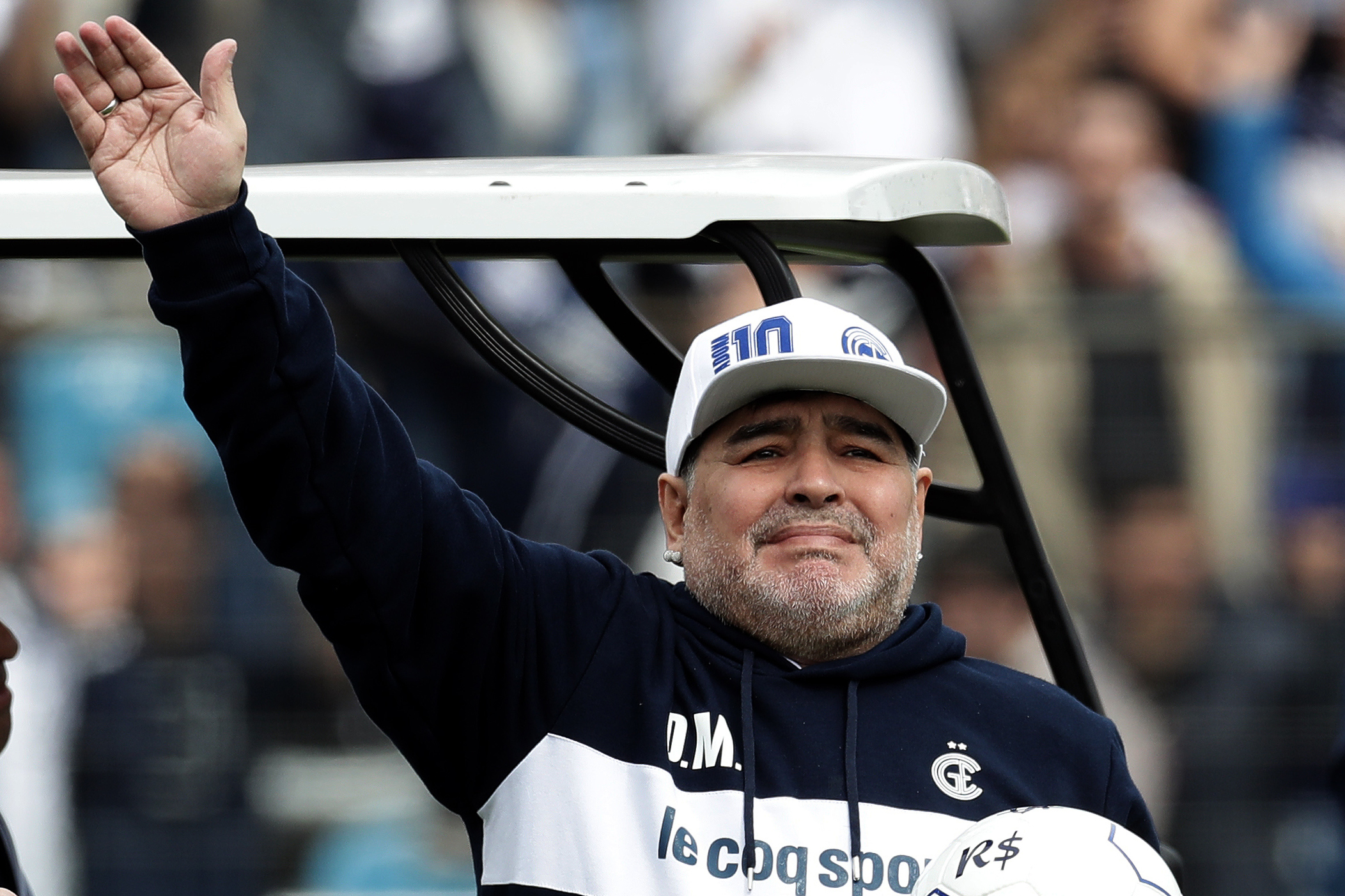 Maradona es presentado como nuevo DT de Gimnasia La Plata de Argentina 