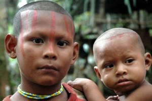 Alertan que pueblos indígenas colombianos están en peligro de extinción cultural
