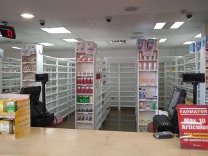 Más de 100 farmacias inoperativas por fallas en el suministro de gasolina