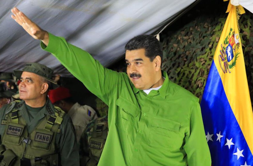 Maduro vestido de verde manzana supervisó los ejercicios militares en Caracas (Fotos + Video)