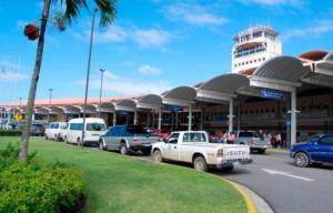 Confiscan a venezolana más de 115 mil dólares en aeropuerto de República Dominicana