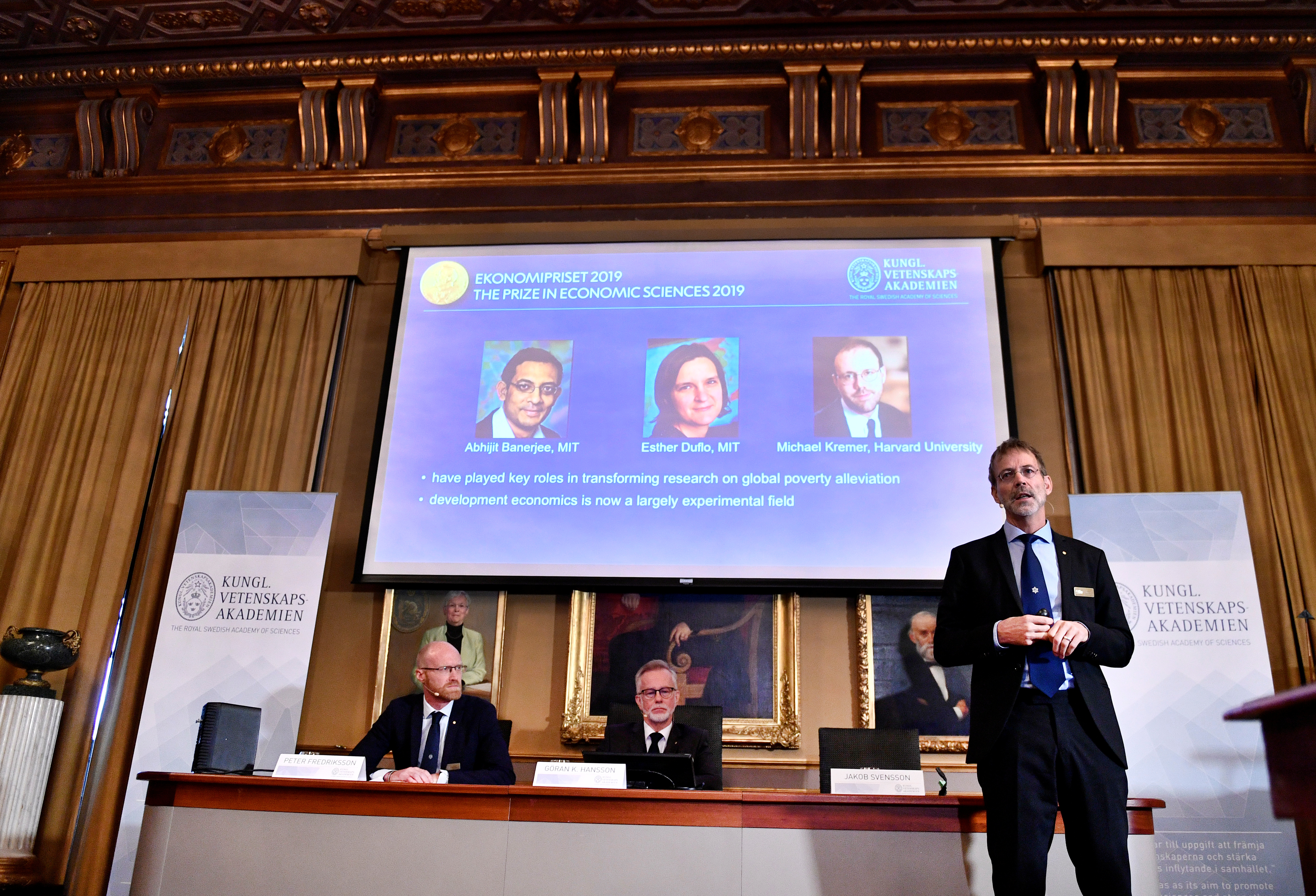 Premio Nobel de Economía fue otorgado a Abhijit Banerjeee, Esther Duflo y Michael Kremer