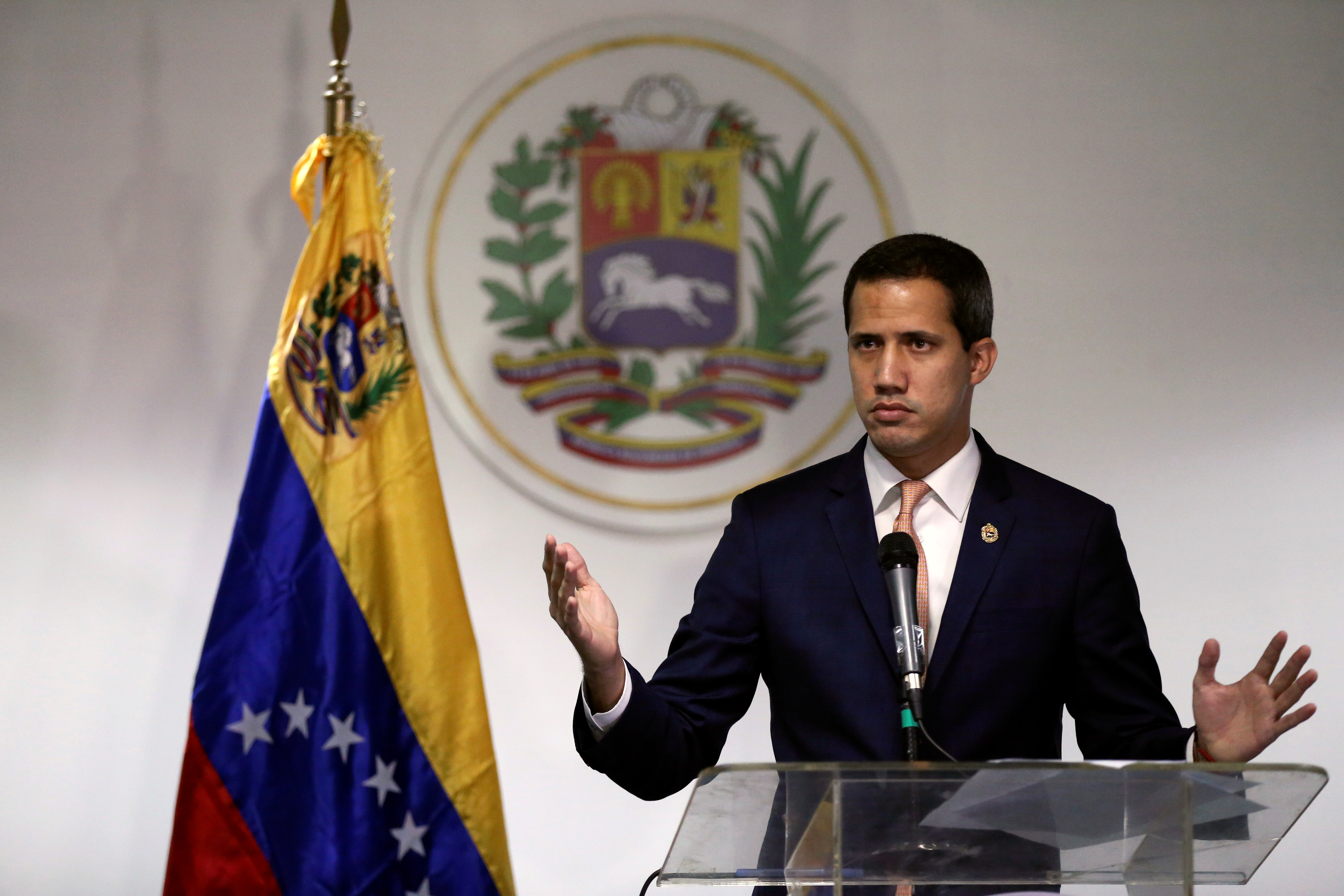 Guaidó le pidió a Fernández que exprese su solidaridad con los venezolanos en Argentina