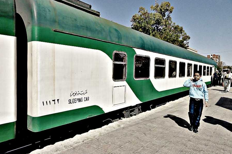 Murió cuando lo obligaron a saltar del tren en movimiento por no tener boleto