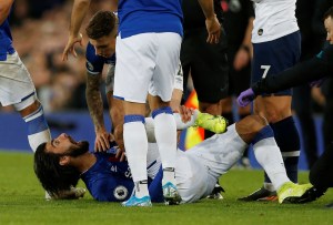Imágenes sensibles: La ESCALOFRIANTE lesión de André Gomes frente al Tottenham 