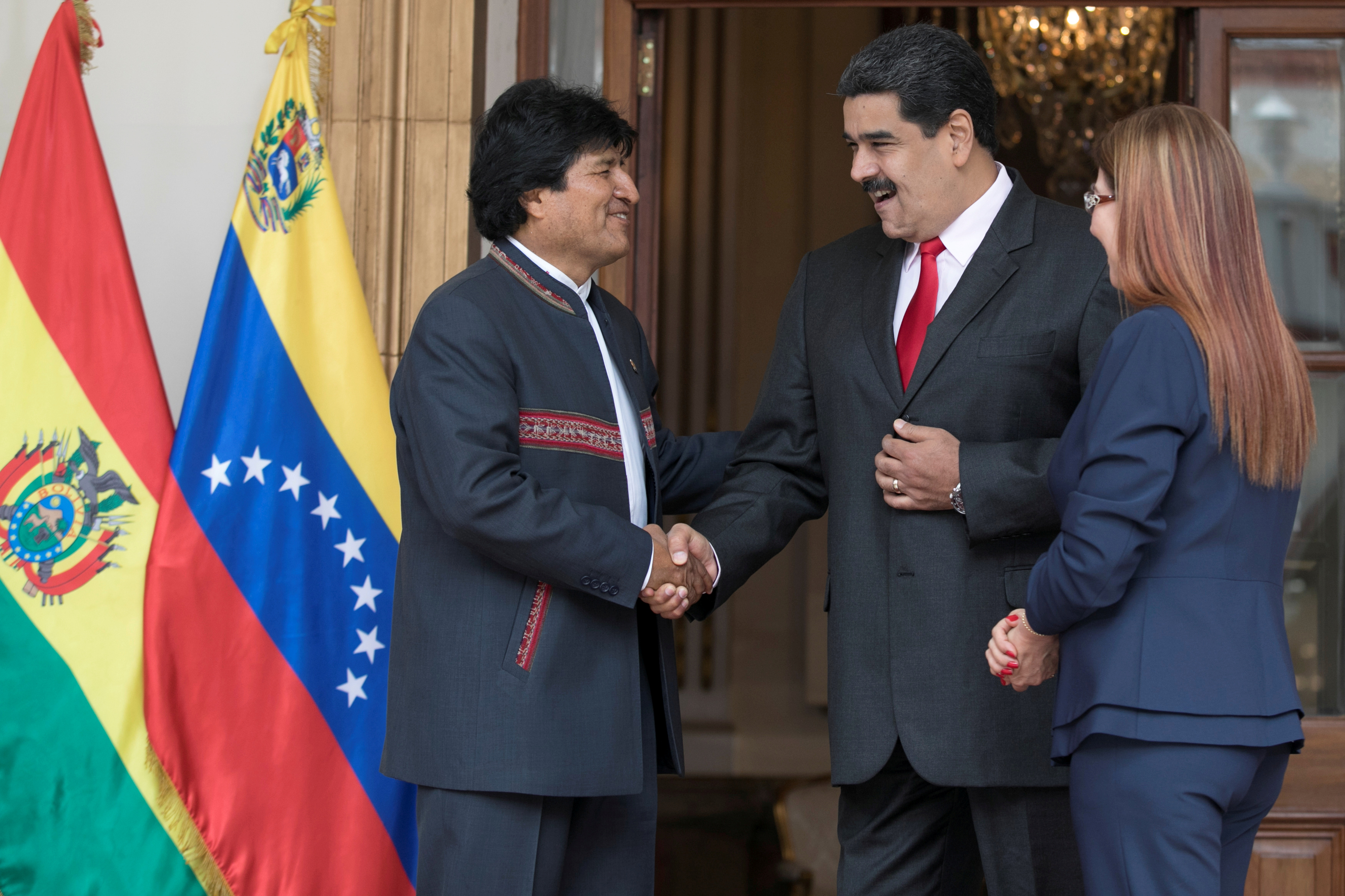 Maduro envió a médicos cubanos y venezolanos a Evo Morales para tratarle el Covid-19