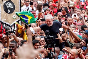 Lula participa en primera reunión de la dirección del PT después de liberación