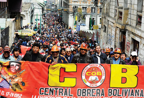 La Central Obrera Boliviana pide a Evo Morales que renuncie