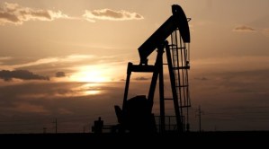 Petróleo Texas se desploma 22 % por guerra de precios en medio de coronavirus