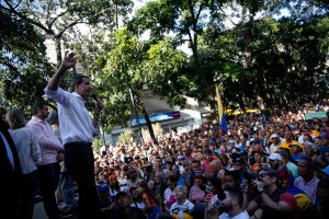 Guaidó desde cabildo abierto alentó a los venezolanos a no desmayar y seguir defendiendo a Venezuela