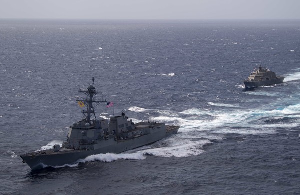 Barco de combate y destructor de la Marina de EEUU habrían hecho ejercicios cerca de La Guaira