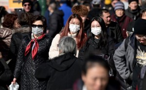 Las estremecedoras fotos que reflejan el temor al contagio por coronavirus en China