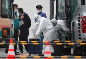 Muere en Japón pasajero británico del crucero en cuarentena por coronavirus