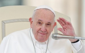 Posponen reunión de jóvenes con el papa Francisco por el coronavirus