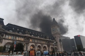 Incidentes en París tras concierto provocan incendio y evacuación de estación de trenes