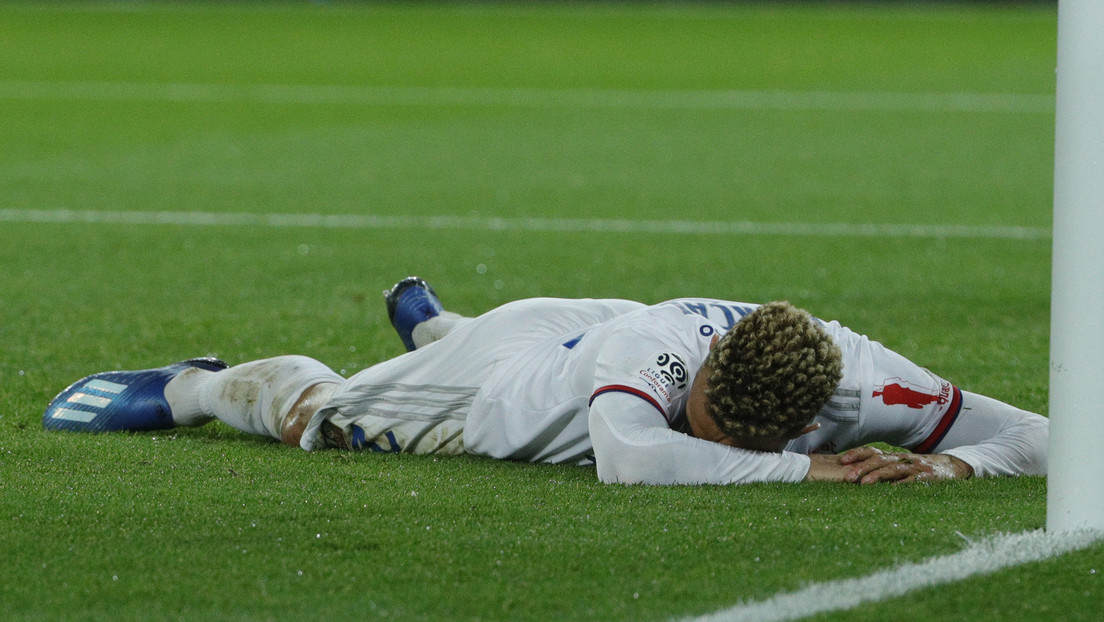 “El peor autogol de 2020”: Jugador del Lyon marcó una insólita anotación ante el PSG (VIDEO)