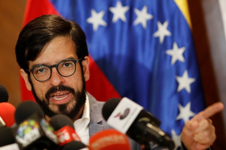 “Contrabando y corrupción como diseño estatal”: Pizarro repudió que Maduro controle la gasolina
