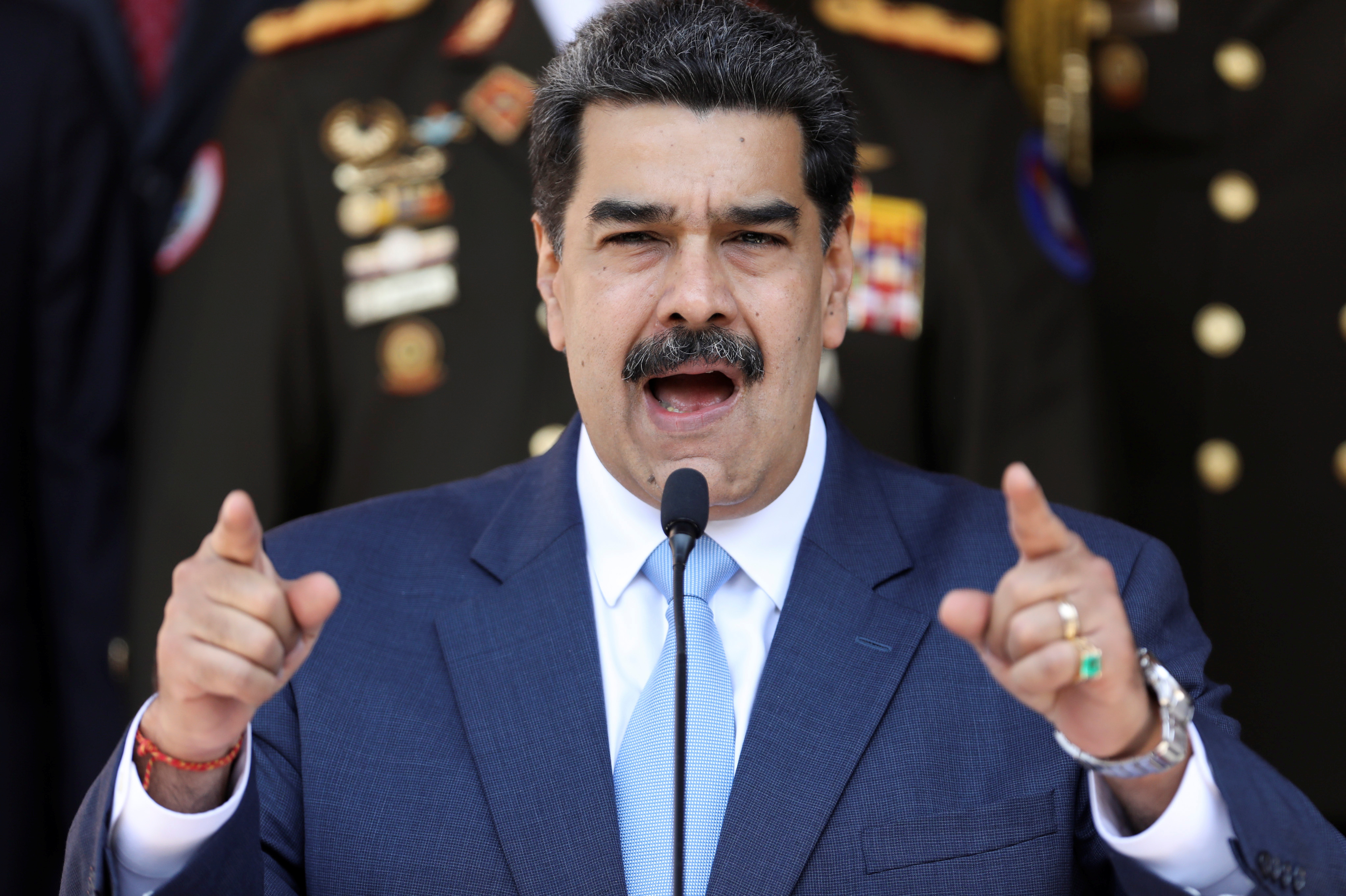 De periodistas a sacerdotes: Quiénes fueron las víctimas de la “Ley contra el odio” de Maduro