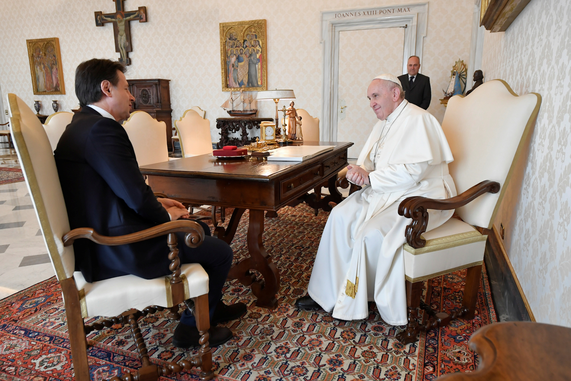 El papa Francisco recibió al primer ministro de Italia en plena crisis por coronavirus