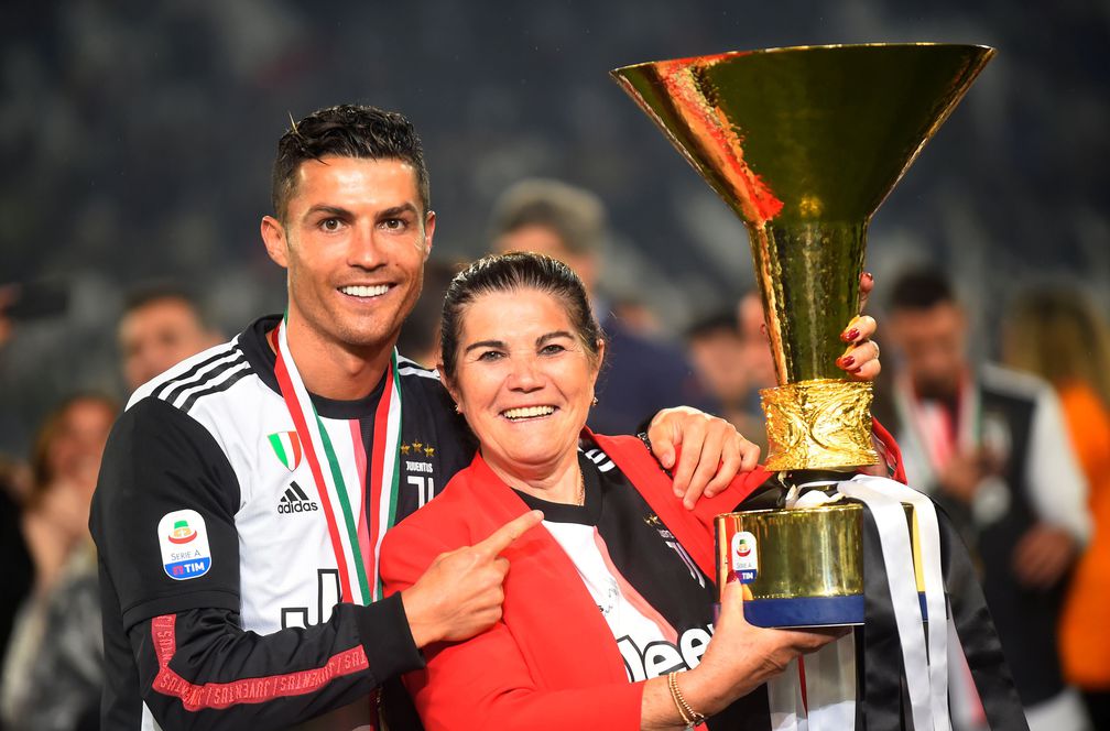 La madre de Cristiano Ronaldo sufrió un accidente cerebrovascular