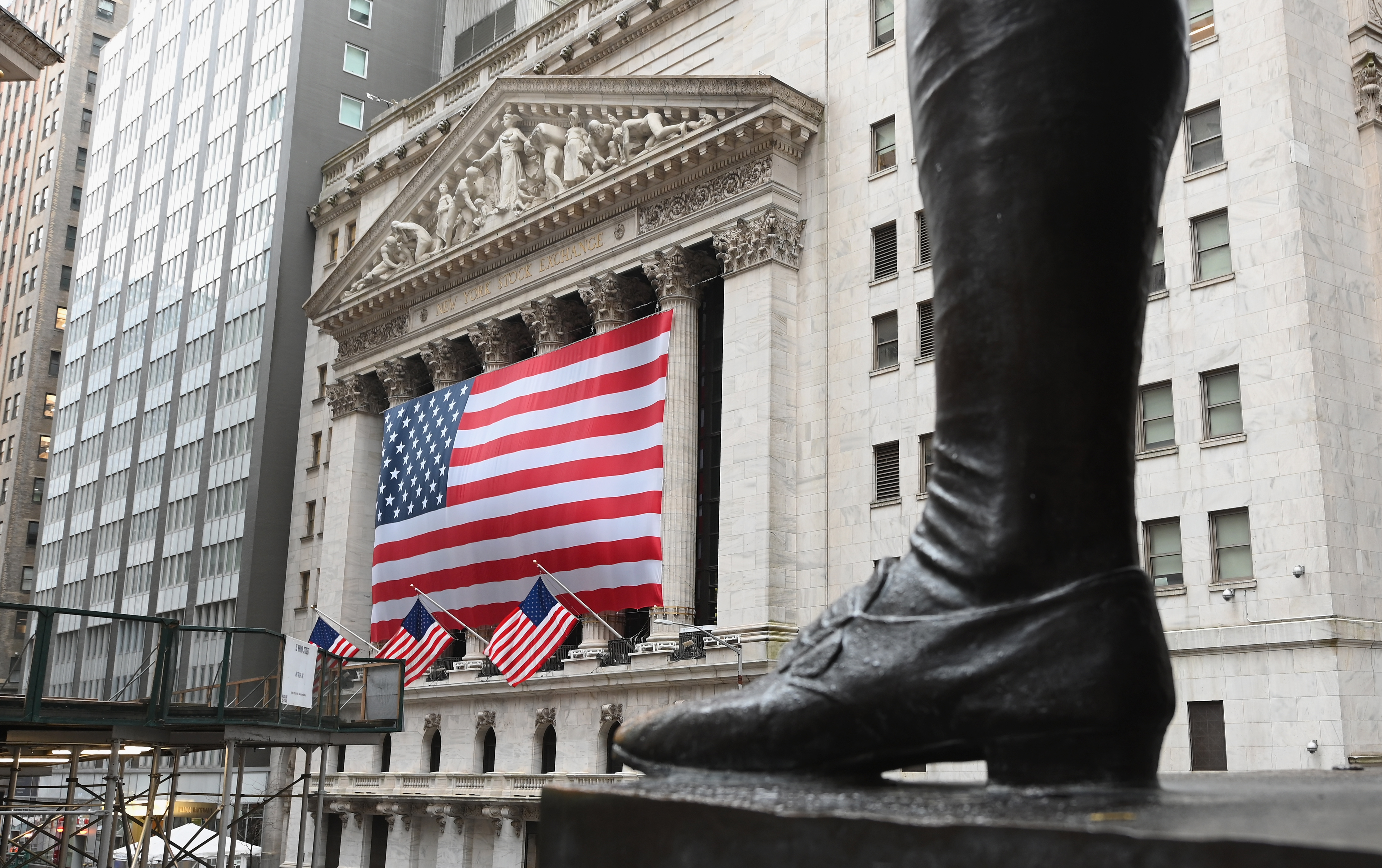 Presión especulativa baja y Wall Street se recupera