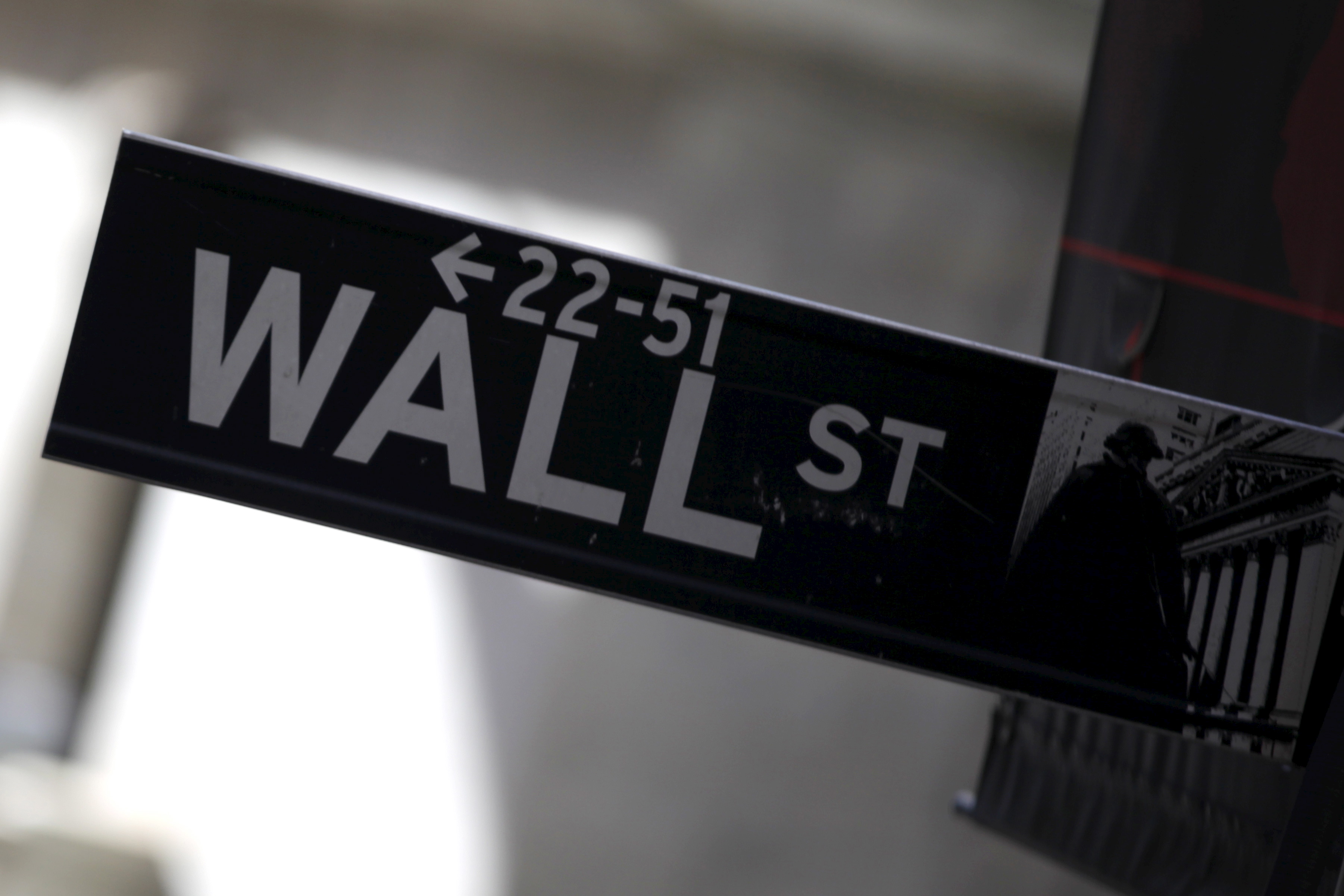 Wall Street cierra en baja arrastrada por gigantes de la tecnología