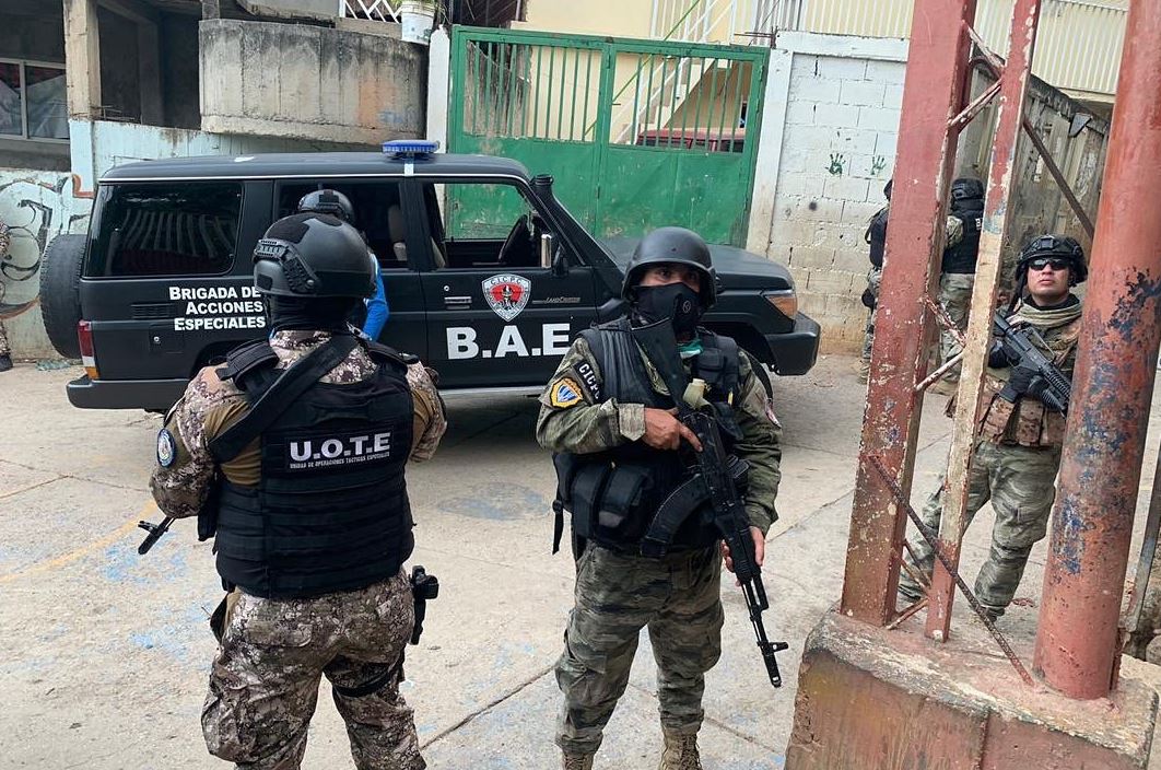 Funcionarios policiales toman control de varios sectores de la Panamericana
