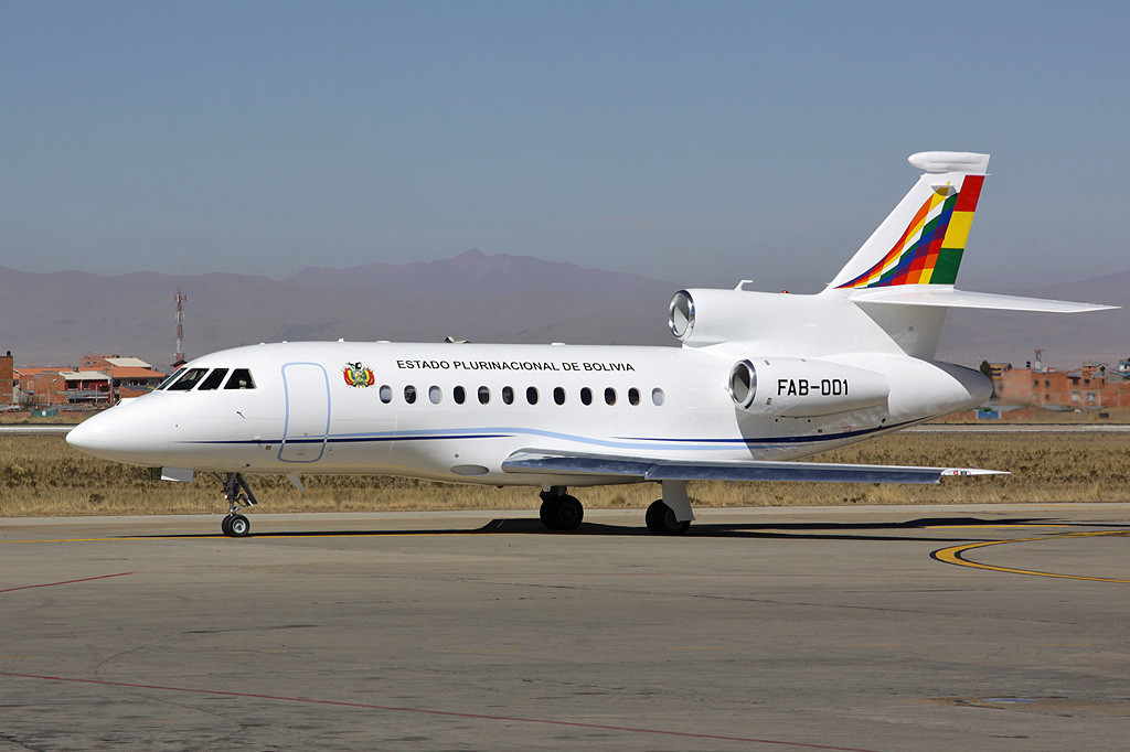 El Gobierno interino de Bolivia estudia vender el avión que usaba Evo Morales