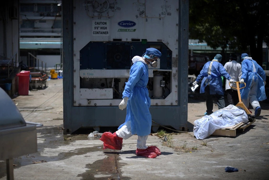 Ecuador reporta 1.704 muertos y 28.818 enfermos de Covid-19 en registro depurado