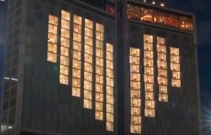 Hoteles de todo el mundo iluminan las habitaciones vacías para inspirar esperanza (Video)