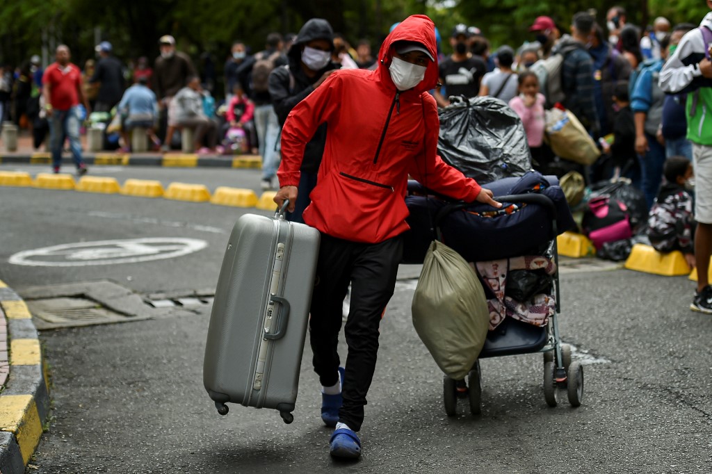 La pandemia precipita el retorno de miles de migrantes venezolanos