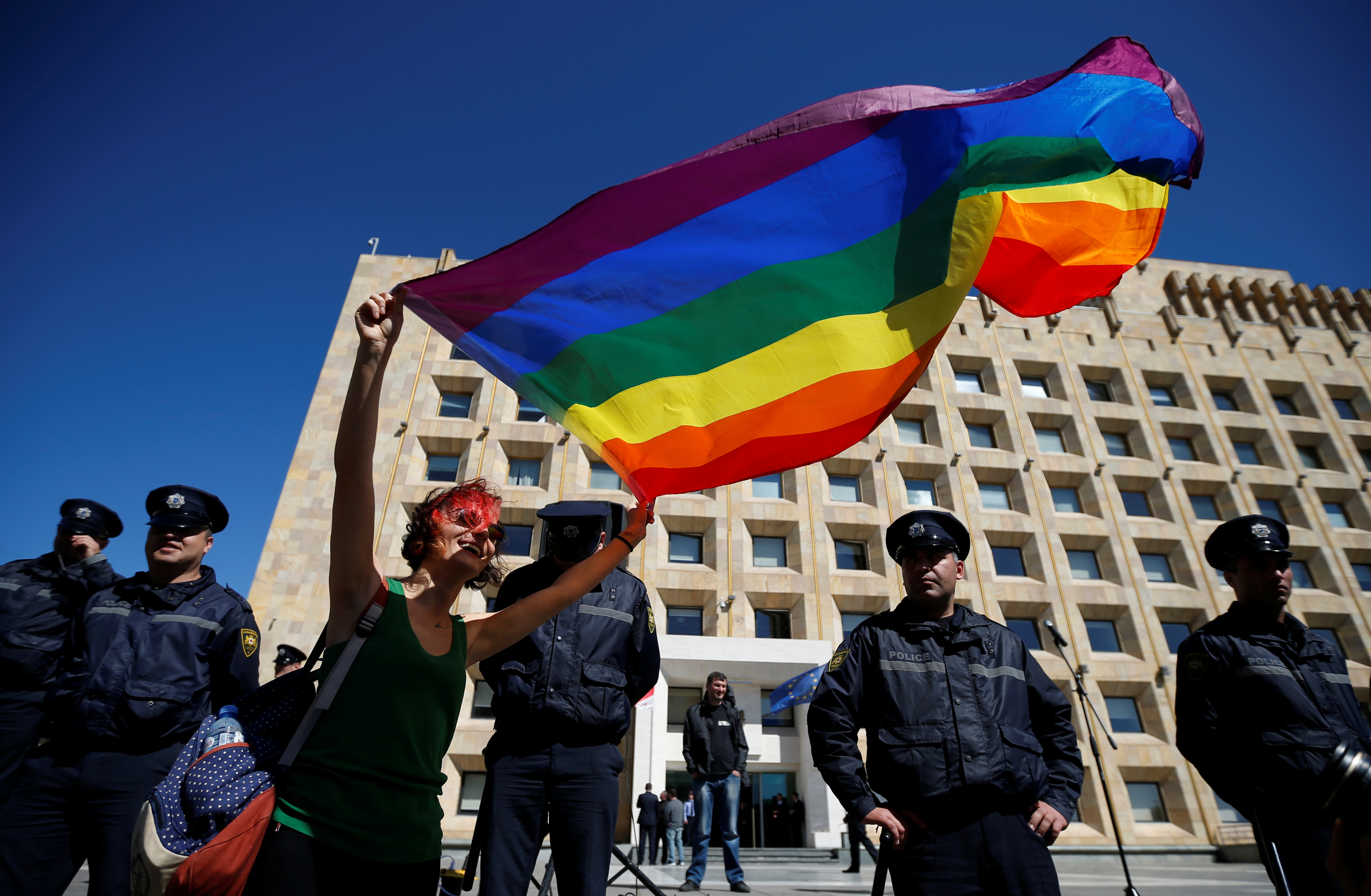Transexual se prende fuego en Georgia agobiada por las medidas contra el coronavirus