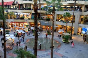 Se limitará la reapertura de los centros comerciales de Los Ángeles