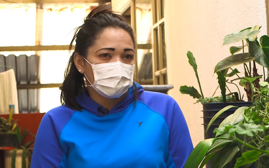 Huyen de Venezuela en busca de tratamientos contra el cáncer (Video)