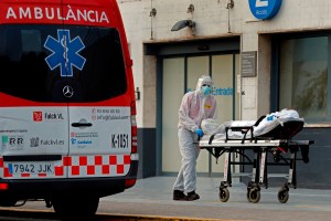 Contagios por coronavirus caen en España al nivel más bajo desde el 9 marzo