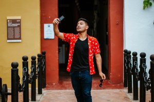 Mauricio Rosero: Un influencer colombiano que despierta la esperanza y superación en tiempos de crisis 