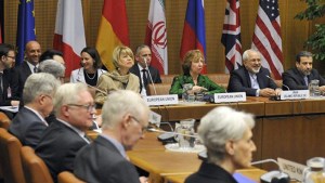 Comienzan delicadas negociaciones sobre el programa nuclear iraní en Viena