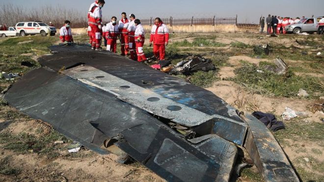 Irán admite que derribó “por error” un avión de pasajeros ucraniano; más de 170 muertos