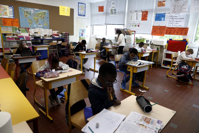 Cómo reabrir las escuelas: Lo que la ciencia y la experiencia de varios países nos enseñan