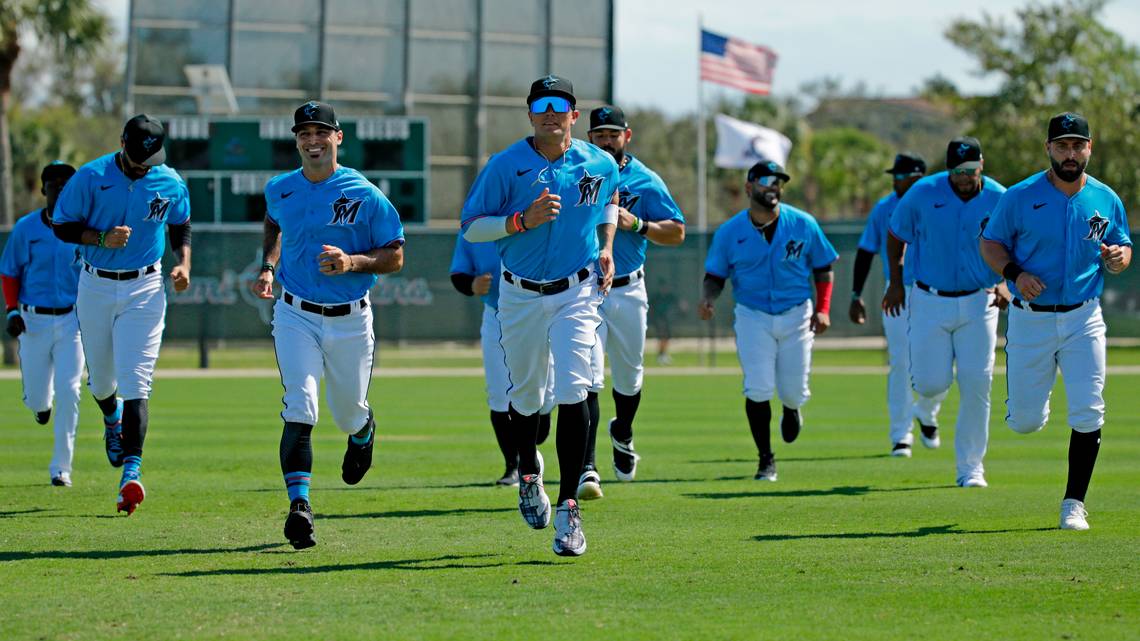 Marlins pausaron oficialmente la temporada tras más casos positivos de Covid-19 en el equipo