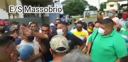 Así respondió el concejal Dimas Acosta al reclamo del pueblo por gasolina y gas en El Tigre (Video)