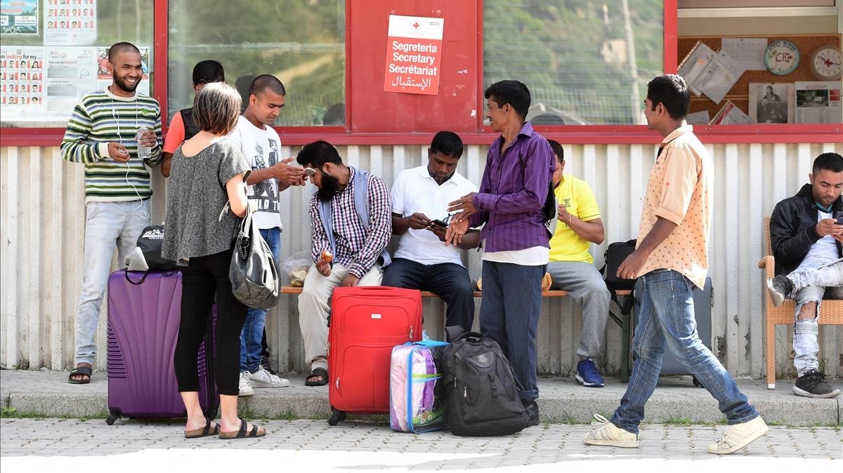 Cruz Roja cierra puesto en frontera franco-italiana y migrantes quedan librados a su suerte