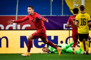 Cristiano Ronaldo consiguió un doblete histórico en victoria de Portugal a Suecia (Videos)