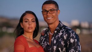 El error de vestuario de Georgina Rodríguez, la novia de Cristiano Ronaldo, en el Festival de Venecia