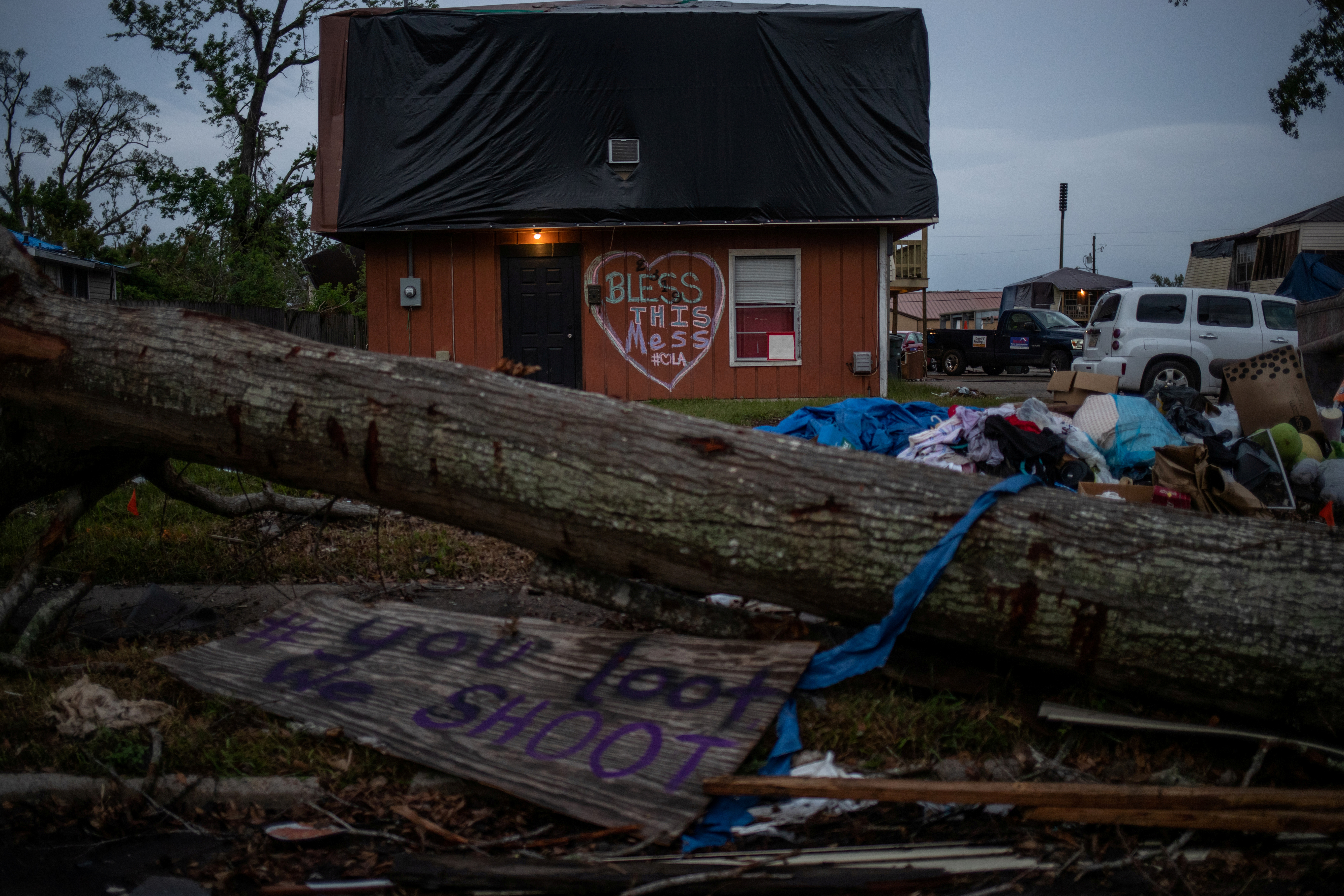 El huracán Delta se debilita tras azotar Luisiana