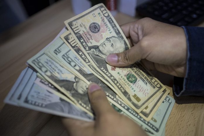 ¿Sabías que pronto podrás retirar efectivo en cajeros dolarizados dentro de Venezuela?